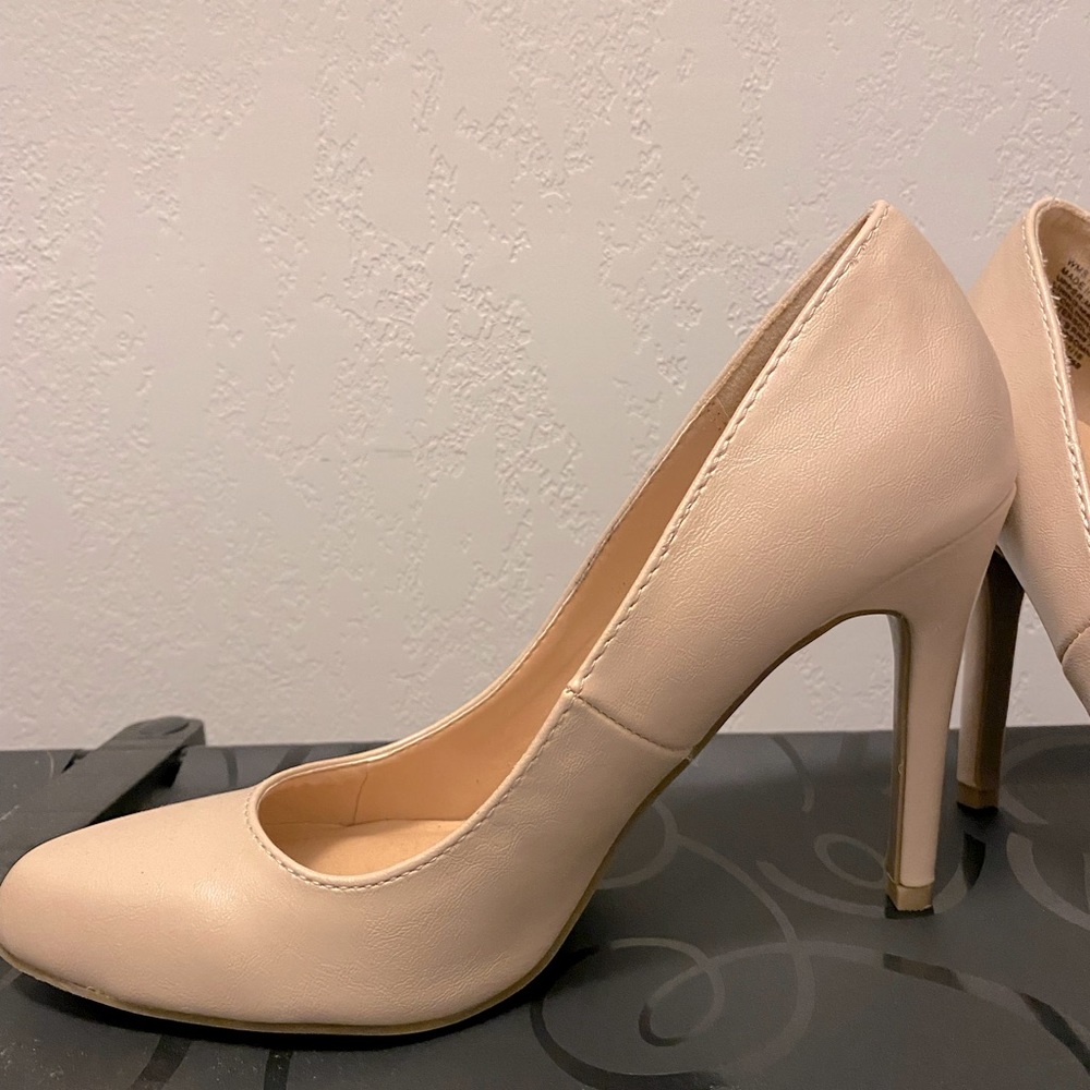 Lauren Conrad Nude Matte Pumps